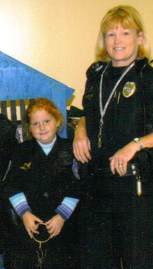 Single Mom and Former Waitress Teaches Children About Police Work Through Role Play